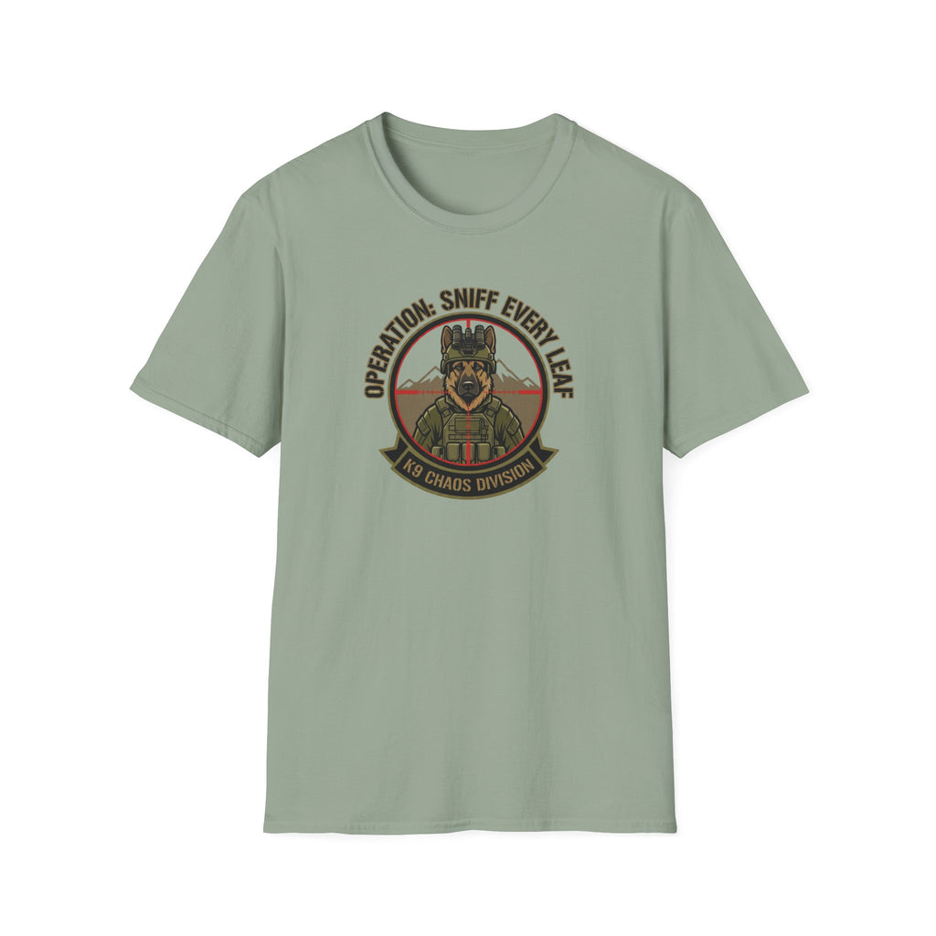 Sniff every leafT-Shirt